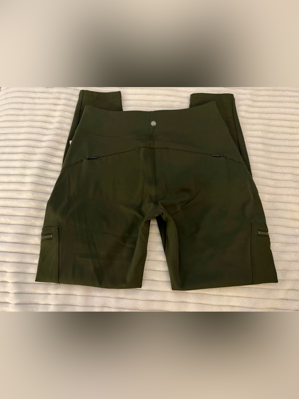 Athleta Olive Green Headlands Hybrid Cargo Tight - Picture 6 of 16